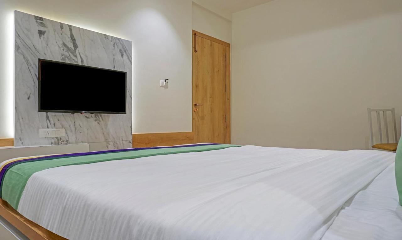 Hotel Treebo The Utsav, Nashik Exterior foto